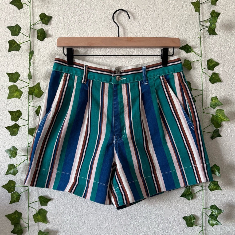 Forever 21 Women’s Blue Retro Vintage Style High Waisted Striped Shorts Size 27